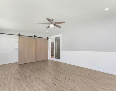 21561 Pedroso - Photo Thumbnail 15