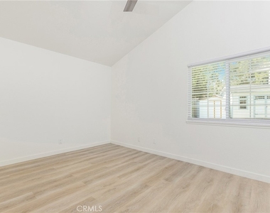 21561 Pedroso - Photo Thumbnail 17