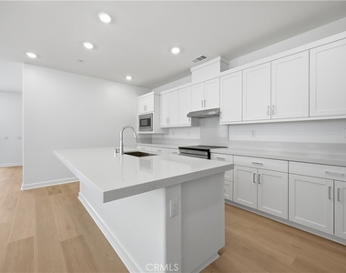 147 Mellano Way - Photo Thumbnail 15