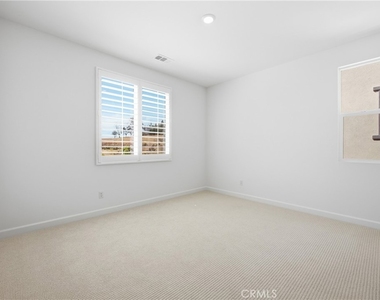 147 Mellano Way - Photo Thumbnail 38