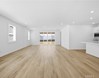 147 Mellano Way - Photo Thumbnail 10