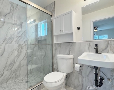 284 N Palm Avenue - Photo Thumbnail 18