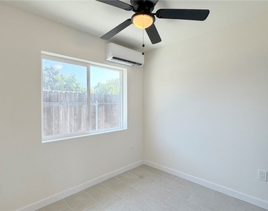 284 N Palm Avenue - Photo Thumbnail 10