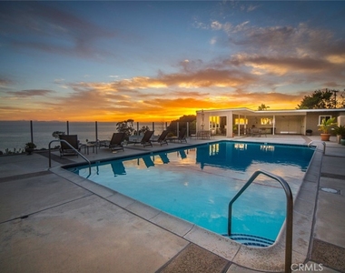21711 Wesley Drive - Photo Thumbnail 4