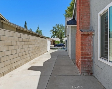 4040 Penrod Drive - Photo Thumbnail 35