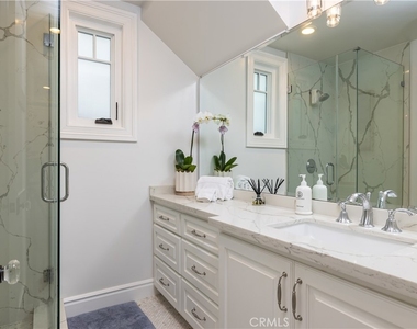 1508 E Balboa Boulevard - Photo Thumbnail 12