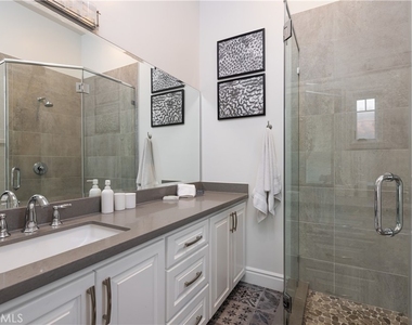 1508 E Balboa Boulevard - Photo Thumbnail 14