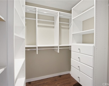 1741 Tustin Avenue - Photo Thumbnail 9