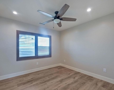 605 Morse Street - Photo Thumbnail 17