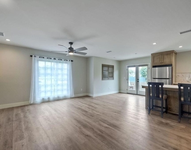 605 Morse Street - Photo Thumbnail 6