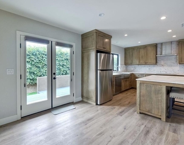 605 Morse Street - Photo Thumbnail 9
