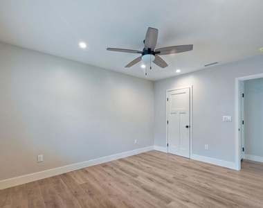 605 Morse Street - Photo Thumbnail 23