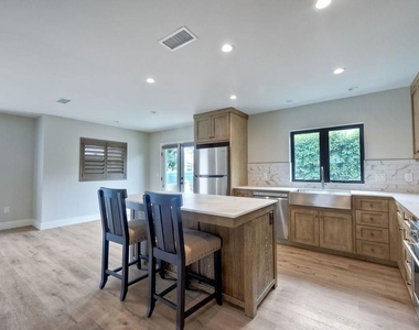 605 Morse Street - Photo Thumbnail 12