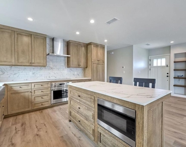 605 Morse Street - Photo Thumbnail 13