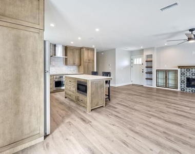 605 Morse Street - Photo Thumbnail 10