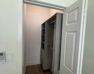 3204 Neosho Place - Photo Thumbnail 13