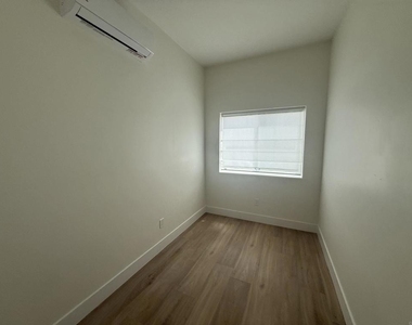 3204 Neosho Place - Photo Thumbnail 11