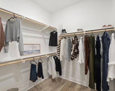 821 Mateo Street - Photo Thumbnail 14