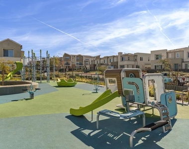 821 Mateo Street - Photo Thumbnail 24