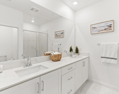 821 Mateo Street - Photo Thumbnail 15