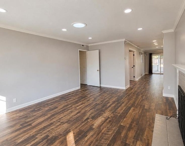 2132 Forbes Avenue - Photo Thumbnail 5