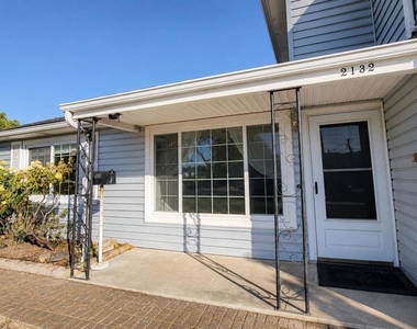 2132 Forbes Avenue - Photo Thumbnail 4
