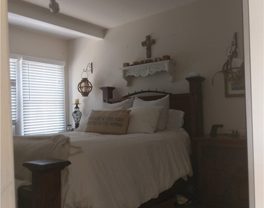 230 Beverly Street - Photo Thumbnail 4