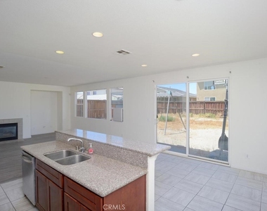 15246 Diamond Road - Photo Thumbnail 9