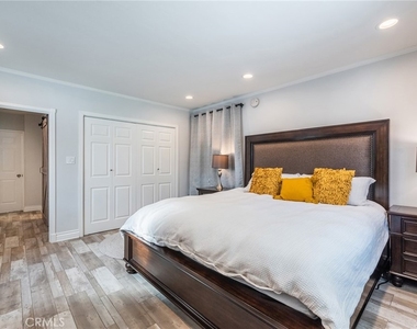 3254 Castera Avenue - Photo Thumbnail 18