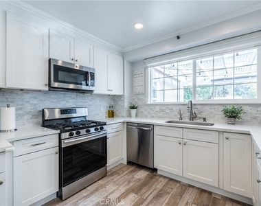 3254 Castera Avenue - Photo Thumbnail 14