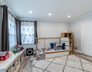 3254 Castera Avenue - Photo Thumbnail 23