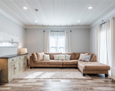 3254 Castera Avenue - Photo Thumbnail 6