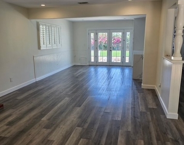 22509 Saticoy St. - Photo Thumbnail 5