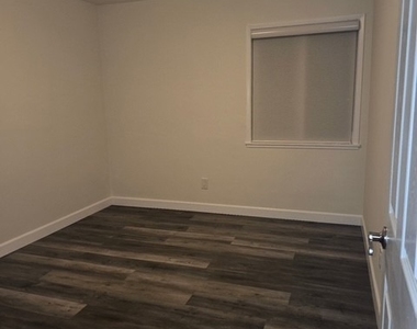 22509 Saticoy St. - Photo Thumbnail 10