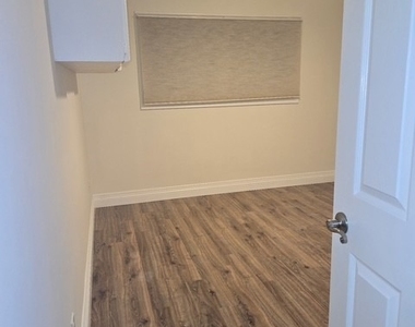 22509 Saticoy St. - Photo Thumbnail 13
