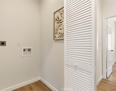2155 Euclid Avenue - Photo Thumbnail 9