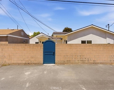 2155 Euclid Avenue - Photo Thumbnail 11