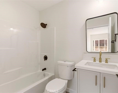 2155 Euclid Avenue - Photo Thumbnail 7
