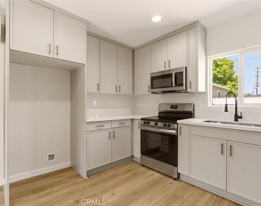 2155 Euclid Avenue - Photo Thumbnail 2