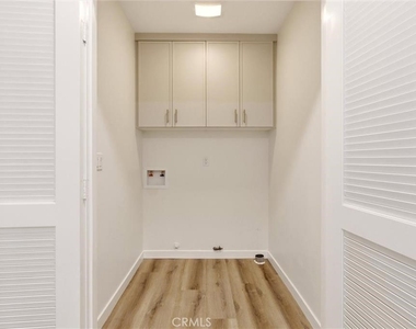2151 Euclid Avenue - Photo Thumbnail 12