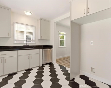 2151 Euclid Avenue - Photo Thumbnail 5