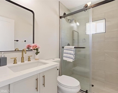 2151 Euclid Avenue - Photo Thumbnail 10
