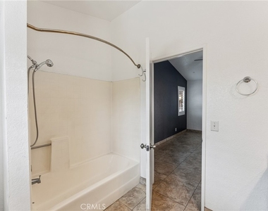 13815 Del Ray Lane - Photo Thumbnail 24