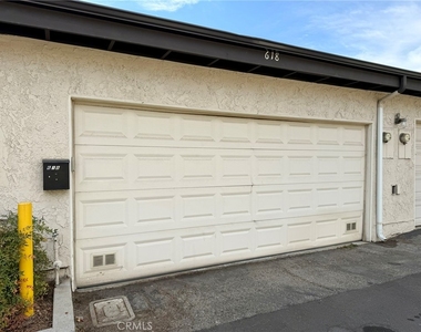 618 Briarwood Lane - Photo Thumbnail 17