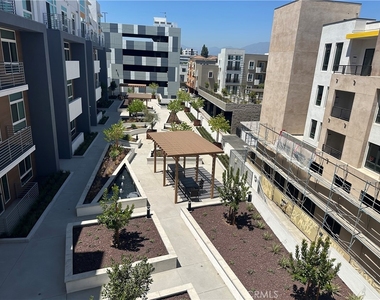 168 Monterey Street - Photo Thumbnail 19