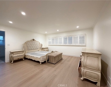 28 W Sycamore Avenue - Photo Thumbnail 19