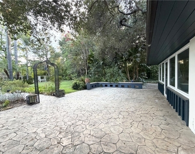 28 W Sycamore Avenue - Photo Thumbnail 36
