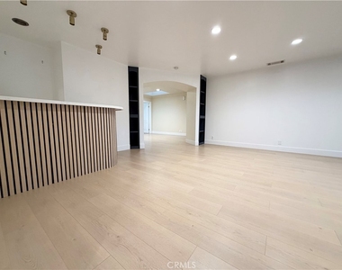 28 W Sycamore Avenue - Photo Thumbnail 12