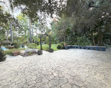 28 W Sycamore Avenue - Photo Thumbnail 37