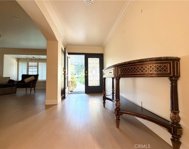 28 W Sycamore Avenue - Photo Thumbnail 1